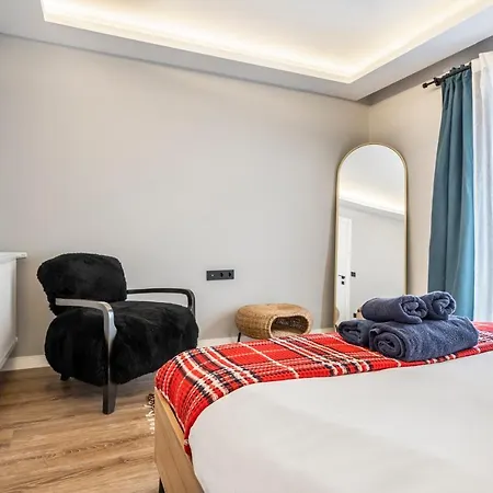 Artistically Designed 1br Flat With Ac In Cihangir Lägenhet Istanbul